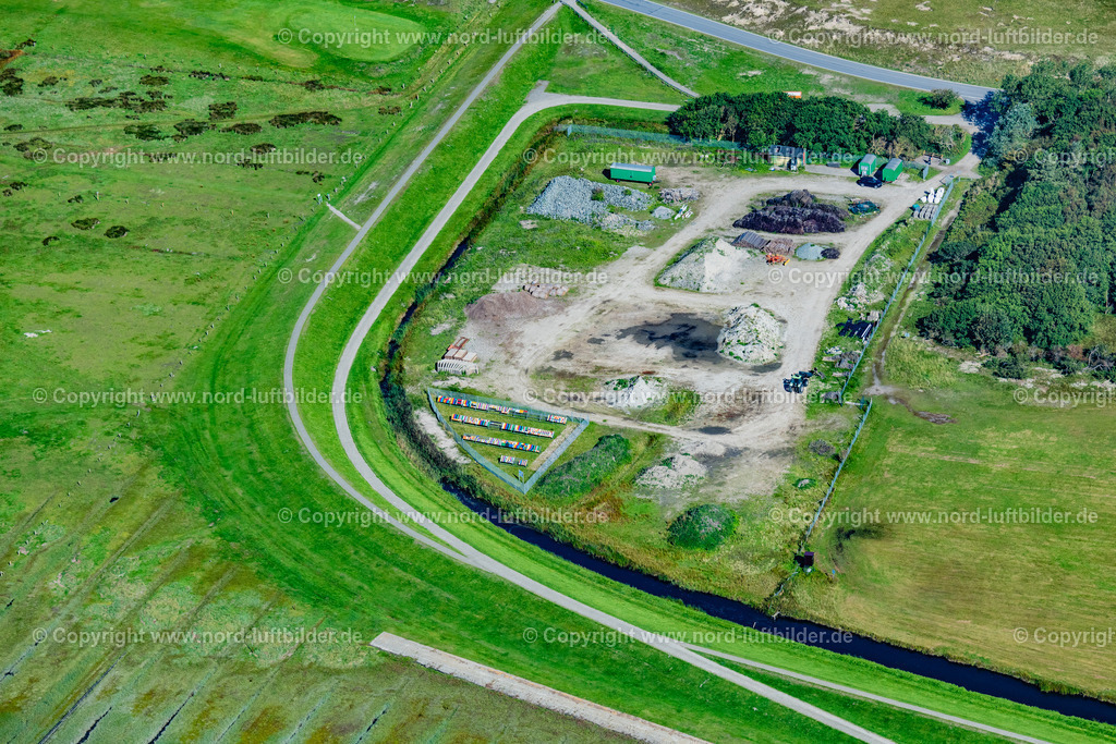 Norderney_Freiwitterungsanlage_Der_Güteschutzgemeinschaft_Für_Verkehrszeichen_Und_Verkehrseinrichtungen_Ev_ELS_6099050923 | NORDERNEY 05.09.2023 Güteschutzgemeinschaft für Verkehrseinrichtungen " Freiwitterungsanlage " Überprüfung wie der Lack sich auf den Straßen Schildern verhält, auf der Insel Norderney an der Landebahn im Bundesland Niedersachsen, Deutschland. // Quality protection association for traffic facilities "Open weathering system" checking how the paint behaves on the road signs, on the island of Norderney at the runway in the state of Lower Saxony, Germany. Foto: Martin Elsen