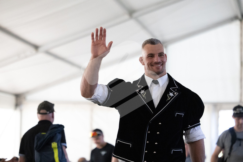 Rigi2025_3037 | Die Schwinger des Schwyzer Kantonalen Schwingerverbandes: Fotos, die Dynamik und Leidenschaft festhalten, sowie emotionale Momente aus dem traditionellen Schwingsport zeigen. - Realisiert mit Pictrs.com