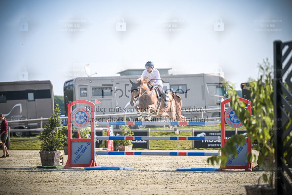 DOS_1579 | Entdecke hochwertige Reitturnierfotos von Foto Oger. Professionell, emotional und authentisch – jetzt Lieblingsmomente im Shop bestellen. - Realisiert mit Pictrs.com