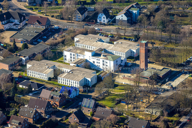 Selm230205527 | Luftbild, Caritas Altenwohnhaus St. Josef, Findus Jugendzentrum, aus Kirchturm wird Kletterturm, Selm, Münsterland, Nordrhein-Westfalen, Deutschland