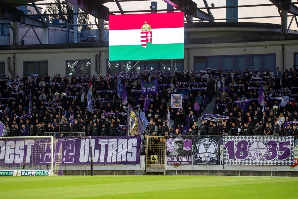 Fußball NB I. (Ungarn) Saison 2024/25, 32. Spieltag: Újpest FC gegen Nyíregyháza Spartacus***Vor dem Spiel wurde die ungarische Nationalhymne gespielt | Fußball NB I. (Ungarn) Saison 2024/25, 32. Spieltag: Újpest FC gegen Nyíregyháza Spartacus***Vor dem Spiel wurde die ungarische Nationalhymne gespielt - Realisiert mit Pictrs.com