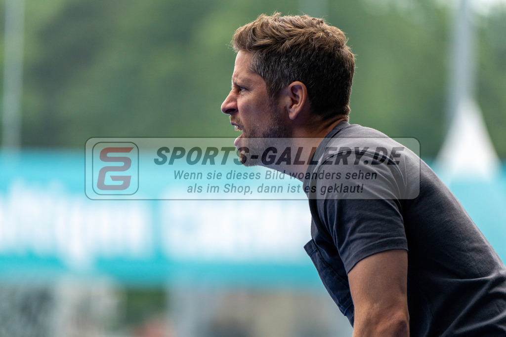 Final4_20250601-1442-HK108634 | Krefeld, Deutschland, 01.06.2025:  Feldhockey Final4 2025 – „Deutsche Feldhockey-Meisterschaften 2025“ Crefelder HTC - Rot-Weiss Köln (Finale Herren) im Gerd-Wellen-Hockeyanlage am 01.06.2025 in Krefeld, Deutschland. (Foto von Kramhöller/Fehrmann/Kaste)Krefeld, Germany, 01.06.2025: Feldhockey Final4 2025 – „Deutsche Feldhockey-Meisterschaften 2025“ Harvestehuder HTC - Düsseldorfer HC (Finale Damen) in Gerd-Wellen-Hockeyanlage at 01.06.2025 in Krefeld, Deutschland. (Foto from Kramhöller/Fehrmann/Kaste)