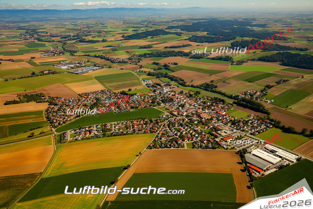 Das Luftbild zeigt :  Leiblfing - Die Luftaufnahme wurde 2023 vom UL-Flugzeug aus erstellt ( keine Drohne ) - Hochauflösende Luftaufnahme - Für grossformatige Ausdrucke geeignet. Die Geschenkidee !Mit Lizenz und Bildrechte bestellbar