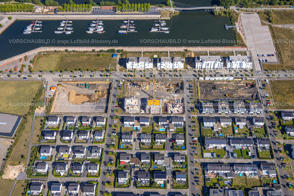 Gelsenkirchen220801507 | Luftbild, Neues Pumpwerk-Gebäude der Emschergenossenschaft nahe der Sutumer Brücken auf der Schleuseninsel zwischen Rhein-Herne-Kanal und Fluss Emscher, Schalke-Nord in Gelsenkirchen, Ruhrgebiet, Nordrhein-Westfalen, Deutschland