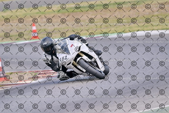 26bt05-1830 | markuskiefer.com - Realisiert mit Pictrs.com
