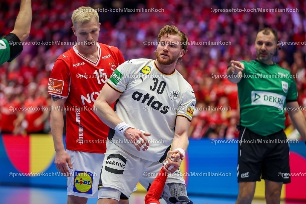 EHF01022602018 | 01.02.2026, Handball, Men's EHF EURO 2026, Deutschland - Dänemark, Jyske Bank Boxen in Herning, Final:  Magnus Saugstrup Jensen (Denmark #15) neben  Tom Kiesler (Germany #30)