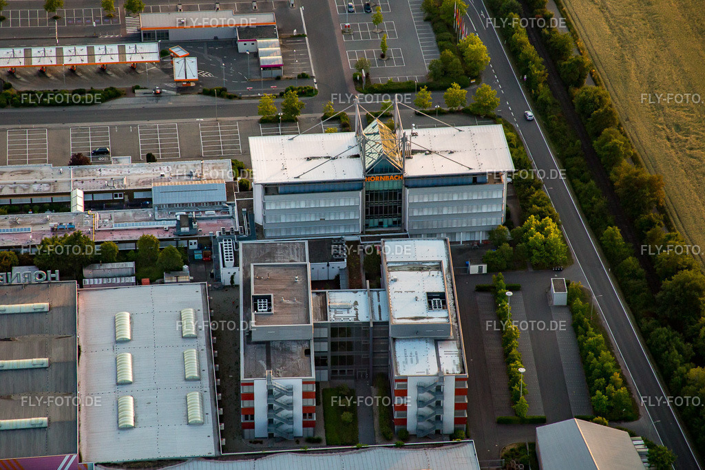 Hornbach Baumarkt Zentrale | Luftbild: Hornbach Baumarkt Zentrale im Ortsteil Dreihof in Bornheim im Bundesland Rheinland-Pfalz in Deutschland. Foto: IMG_082840.jpg vom 25.06.2015 durch Werner Riehm/FLY-FOTO.de - Realisiert mit Pictrs.com
