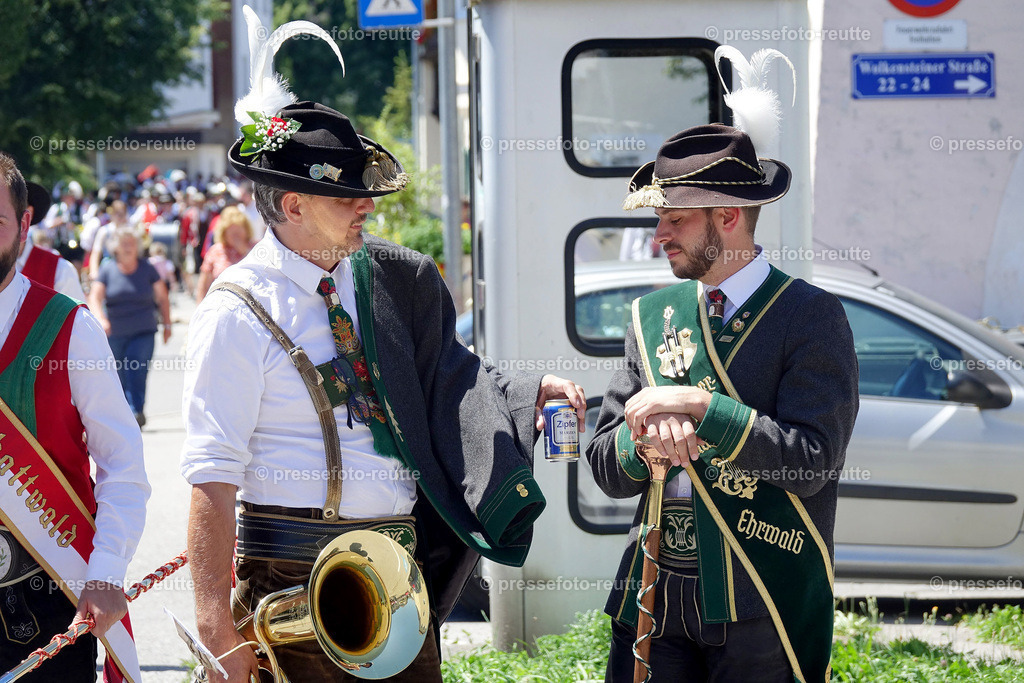 news-2022-Juli17-Musikumzug-Reutte-DSD02903-Vorabimpression | Info aus dem Bezirk Reutte/Ausserfern Tirol sowie eine umfangreiche Bilddatenbank über die gesamte Region: Lechtal, Talkessel Reutte, Tannheimertal, Zwischentoren. Lech, Plansee, Zugspitze, Grenztunnel, B179, Fernpassstraße, Verkehr, Lawinen, Tradition, - Realisiert mit Pictrs.com
