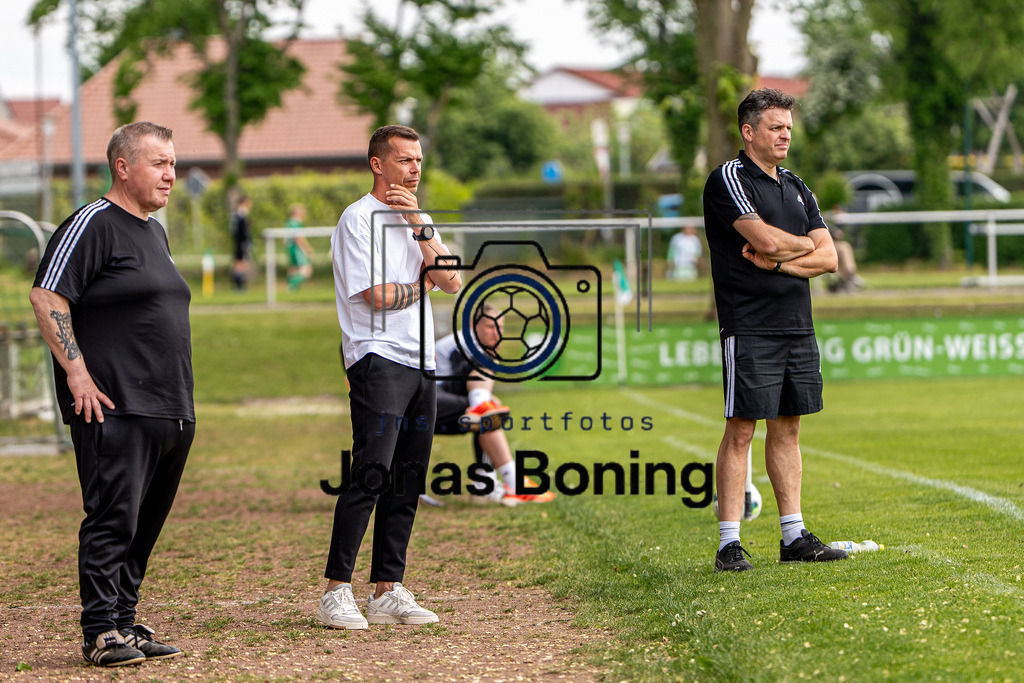 Fußball I Frauen I Saison 2025-2026 I Oberliga Niedersachsen I 22. Spieltag I TuS Lutten - DJSK-SV Bunnen I 00079 | jns.sportfotos - Realisiert mit Pictrs.com