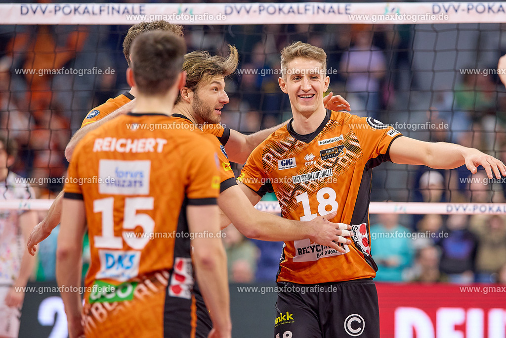 GER, BERLIN RECYCLING Volleys - SWD powervolleys Dueren, Volleyball, DVV-Pokalfinale Maenner 2025, 02.03.25 | GER, BERLIN RECYCLING Volleys - SWD powervolleys Dueren, Volleyball, DVV-Pokalfinale Maenner 2025, 02.03.25Foto: Gerald Oelze-de Stoppany