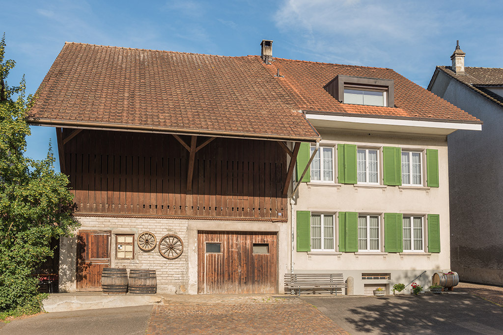 Ehemaliges Bauernhaus | in Bubendorf, Baselland, Schweiz. - Realisiert mit Pictrs.com