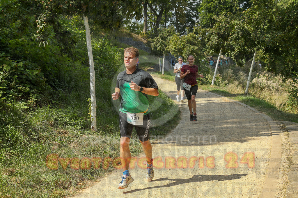 250824_1447_EX1_7549 | Sportfotografie im Rhein-Sieg Kreis, Köln, Bonn, NRW, Rheinland Pfalz, Hessen, etc. Unser Tätigkeitsfeld umfasst den Laufsport vom Volkslauf über den Marathon, Duathlon, Triathon bis zum Ultralauf wie Kölnpfad Ultra oder Schindertrail.