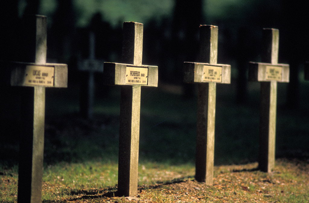 Soldatenfriedhof | Europa, Frankreich, Lothringen, Douaumont;Soldatenfriedhof-KreuzeSchlacht bei Verdun - Realisiert mit Pictrs.com