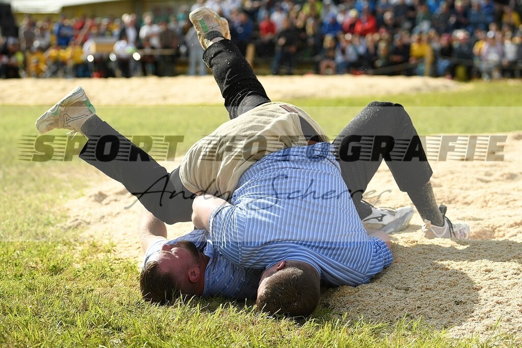 mDSC_7611 | Kaufen Sie Sportbilder im Onlineshop von Andy Scherrer Sportfotografie. Faszinierende Bilder von Sportevents aus der ganzen Schweiz. Fussball, Frauenfussball, Unihockey, Handball, Schwingen und weiteren Sportarten. - Realisiert mit Pictrs.com