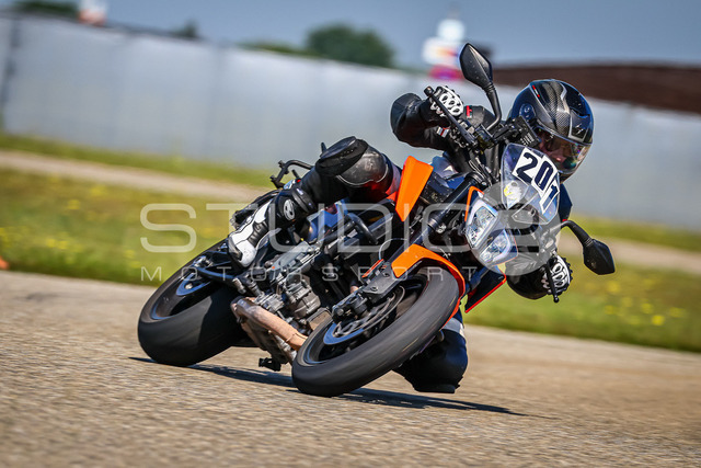 0201-260509DCB-036_201 | Deine Full-Service-Agentur für ✔️Videoproduktionen und ✔️Motorsportfotografie Jetzt Angebot anfragen!