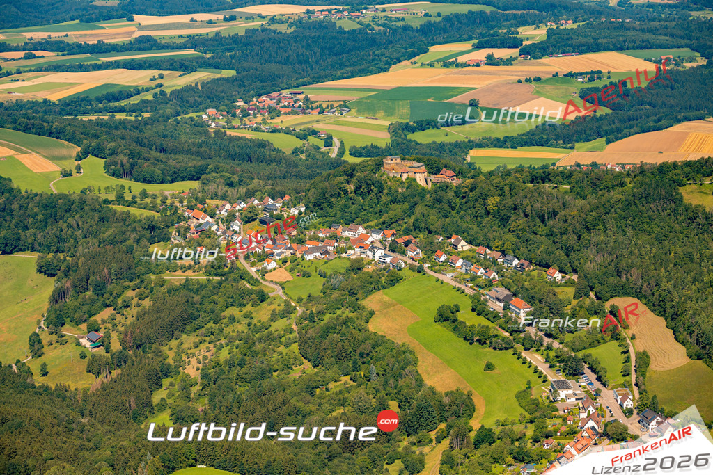 Das Luftbild zeigt : Rechberg Schwäbisch Gmünd - Die Luftaufnahme wurde 2024 vom UL-Flugzeug aus erstellt ( keine Drohne ) - Hochauflösende Luftaufnahme - Für grossformatige Ausdrucke geeignet. Die Geschenkidee !Mit Lizenz und Bildrechte bestellbar