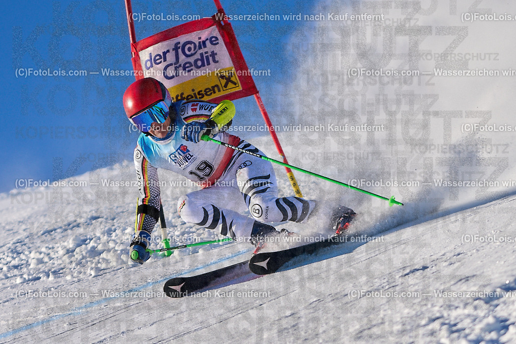 ALP3562_MASTERS-Cup_GS-C Damen_Kaiser Silvie | (C)FotoLois.com, Alois Spandl. FIS Masters-Cup Wildschönau, Giant Slalom auf der Piste Schatzberg GS, Siegerehrung auf dem Dorfplatz Niederau, Sa 13. Januar 2024.