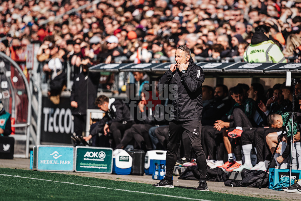 Fußball | Männer | Saison 2024/2025  | Fußball-Bundesliga | 28. Spieltag | FC St. Pauli vs. Borussia Mönchengladbach | 06.04.2025 | Trainer Gerardo Seoane (Borussia Mönchengladbach)