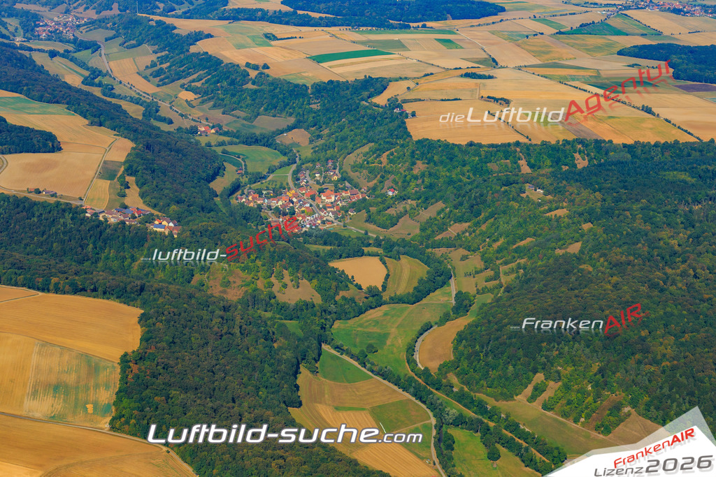 Luftbild von Bettwar Steinsfeld - Luftaufnahme wurde 2016 von https://frankenair.de mittels Flugzeug (keine Drohne) erstellt - die Geschenkidee