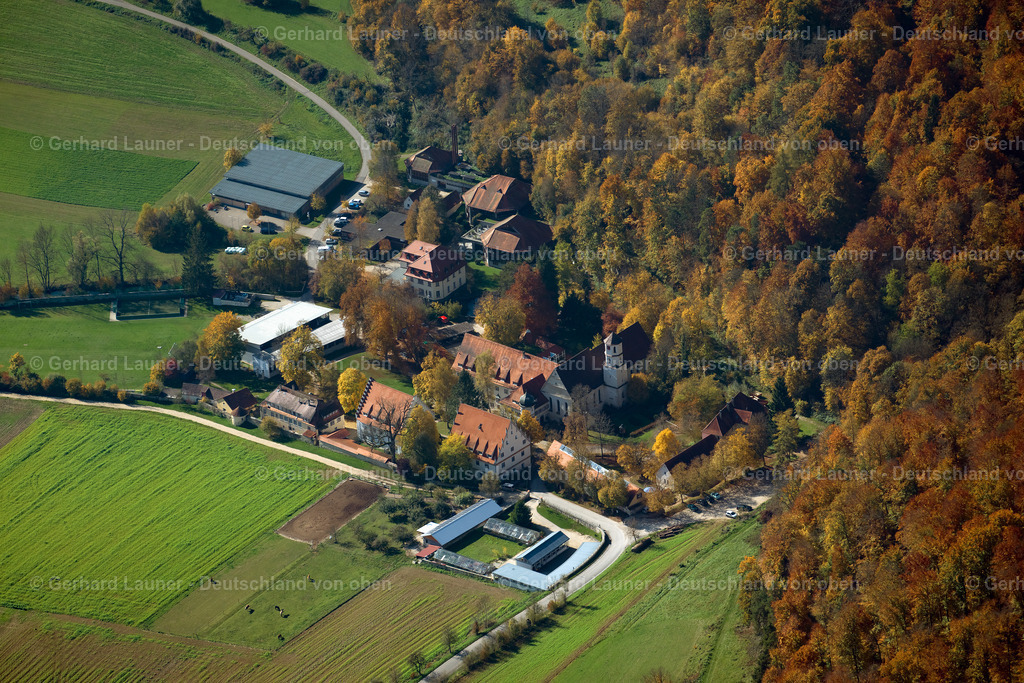 3704804 | Kloster Urspring SCHELKLINGEN 16.10.2017 Forstgebiete in einem Waldgebiet  in Schelklingen im Bundesland Baden-Württemberg, Deutschland // Forest areas in  in Schelklingen in the state Baden-Wuerttemberg, Germany Foto: Gerhard Launer
