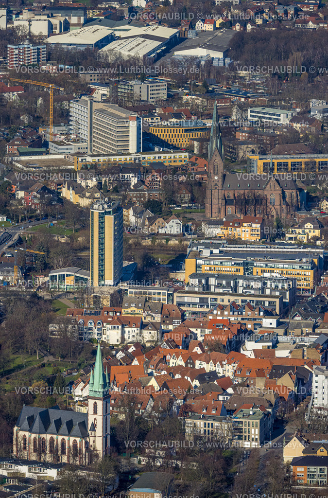 Luenen230204586 | Luftbild, Altstadt Silberstraße Roggenmarkt mit roten Dächern, City mit Rathaus Stadt Lünen, kath. Herz-Jesu-Kirche Holtgrevenstraße, Kirche St. Marien, Lünen, Ruhrgebiet, Nordrhein-Westfalen, Deutschland