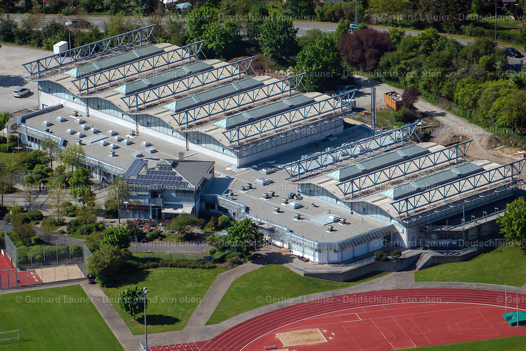 3700954 | WüRZBURG 21.08.2021 Ensemble der Sportplatzanlagen " Turngemeinde Würzburg von 1848 e.V. " am Heiner-Dikreiter-Weg im Ortsteil Sanderau in Würzburg im Bundesland Bayern, Deutschland. Weiterführende Informationen bei: Turngemeinde Würzburg 1848 e.V. Sportzentrum Feggrube. // Ensemble of sports grounds " Turngemeinde Wuerzburg von 1848 e.V. " on am Heiner-Dikreiter-Weg in the district Sanderau in Wuerzburg in the state Bavaria, Germany. Further information at: Turngemeinde Wuerzburg 1848 e.V. Sportzentrum Feggrube. Foto: Gerhard Launer