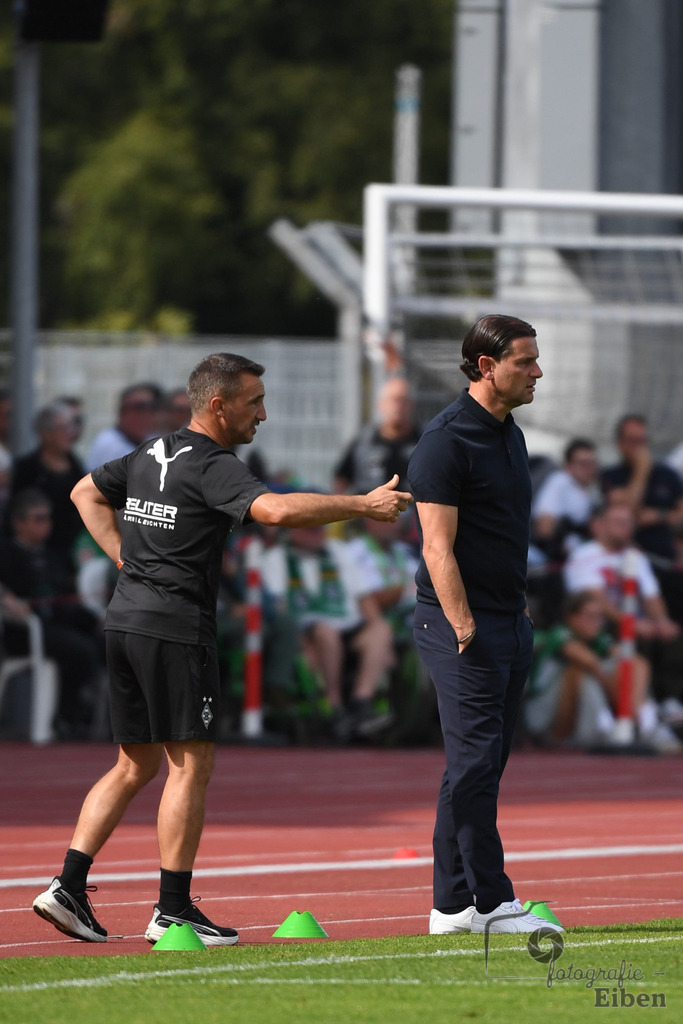 SV Atlas-Delmenhorst-Borussia Mönchengladbach | DFB-Pokal 1. Runde;SV Atlas Delmenhorst (gelb)-Borussia Mönchengladbach (schwarz) am 17.08.2025 in Oldenburg (Marschweg-Stadion), Photo: Philip Eiben 2025 - Realisiert mit Pictrs.com