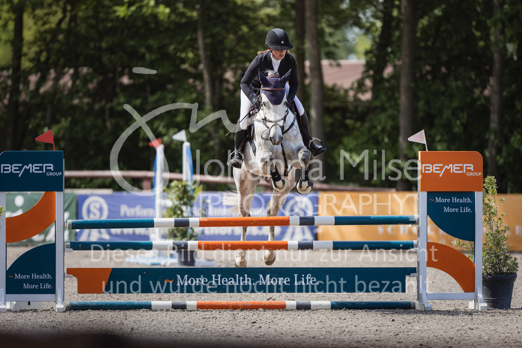 230516_Mühlen_03SprPf-A-309 | Deine schönsten Turniermomente als professionelle Fotos! Entdecke hochwertige Pferdesport-Fotografie im Online-Shop. Jetzt Fotos finden & bestellen!