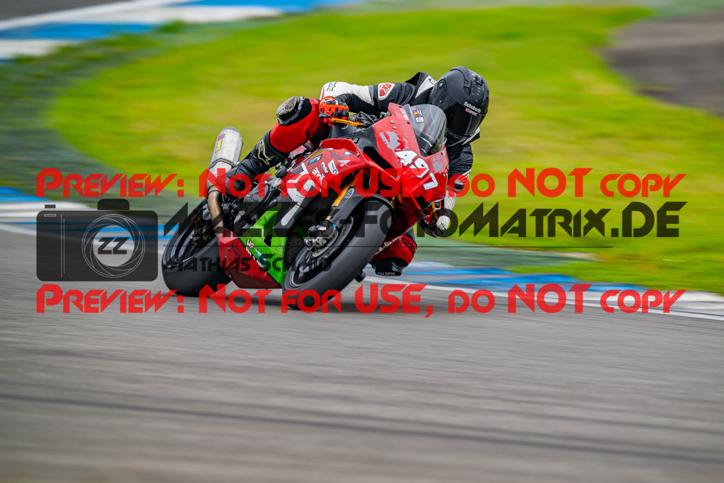 MaZZes_FotoMatrix_240701_6007705_6753 | WEISS