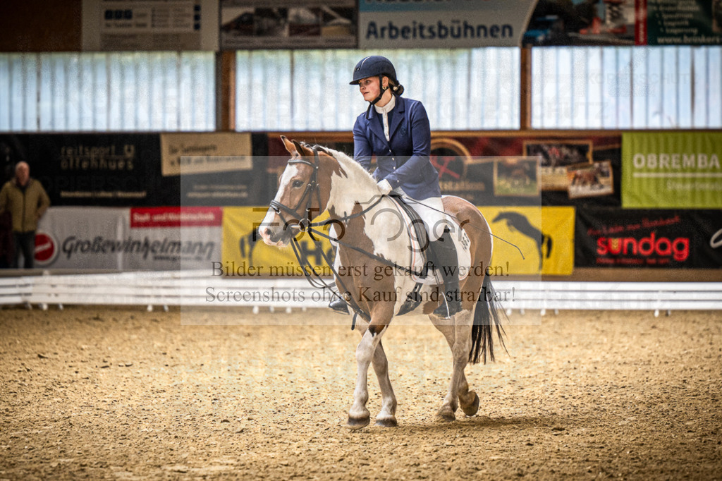 DOS_2375 | Entdecke hochwertige Reitturnierfotos von Foto Oger. Professionell, emotional und authentisch – jetzt Lieblingsmomente im Shop bestellen.Deutschlandweite Turnierfotografie. - Realisiert mit Pictrs.com