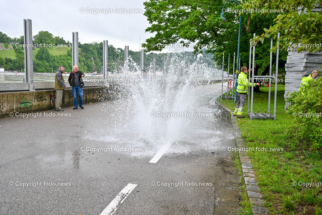 Linz_ Urfahr_ Donau_ Hochwasser_ 04.06.2024-34 | 04.06.2024, Linz, AUT, Urfahr, Hochwasser, im Bild Donau, Donaulaende Linz Urfahr, Kanalisation, Ueberdruck