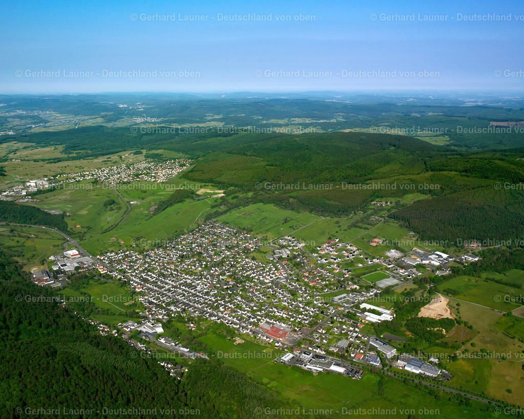 2611040 | FROHNHAUSEN 09.06.2006 Stadtansicht des Innenstadtbereiches  in Frohnhausen im Bundesland Hessen, Deutschland // City view on down town  in Frohnhausen in the state Hesse, Germany Foto: Gerhard Launer