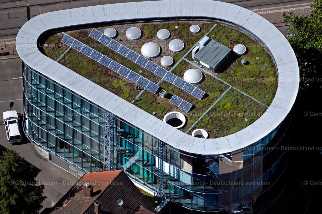 4033569 | FREIBURG IM BREISGAU 30.06.2020 Banken- Verwaltungsgebäude des Finanzdienstleistungs- Unternehmens PSD Bank RheinNeckarSaar eG im Ortsteil Wiehre in Freiburg im Breisgau im Bundesland Baden-Württemberg, Deutschland. Weiterführende Informationen bei: PSD Bank RheinNeckarSaar eG,  PSD Immobilien GmbH. // Banking administration building of the financial services company PSD Bank RheinNeckarSaar eG in the district Wiehre in Freiburg im Breisgau in the state Baden-Wuerttemberg, Germany. Further information at: PSD Bank RheinNeckarSaar eG,  PSD Immobilien GmbH. Foto: Gerhard Launer