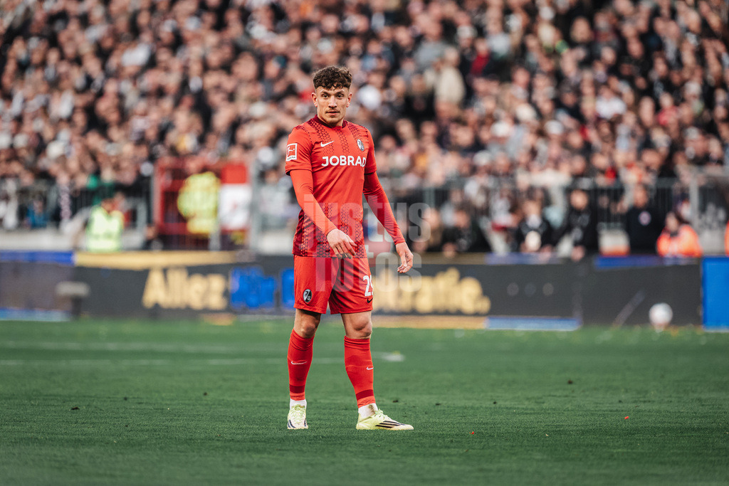 Fußball | Männer | Saison 2025/2026  | Fußball-Bundesliga | 27. Spieltag | FC St. Pauli vs. SC Freiburg | 22.04.2026 | Philipp Treu (#29, SC Freiburg)