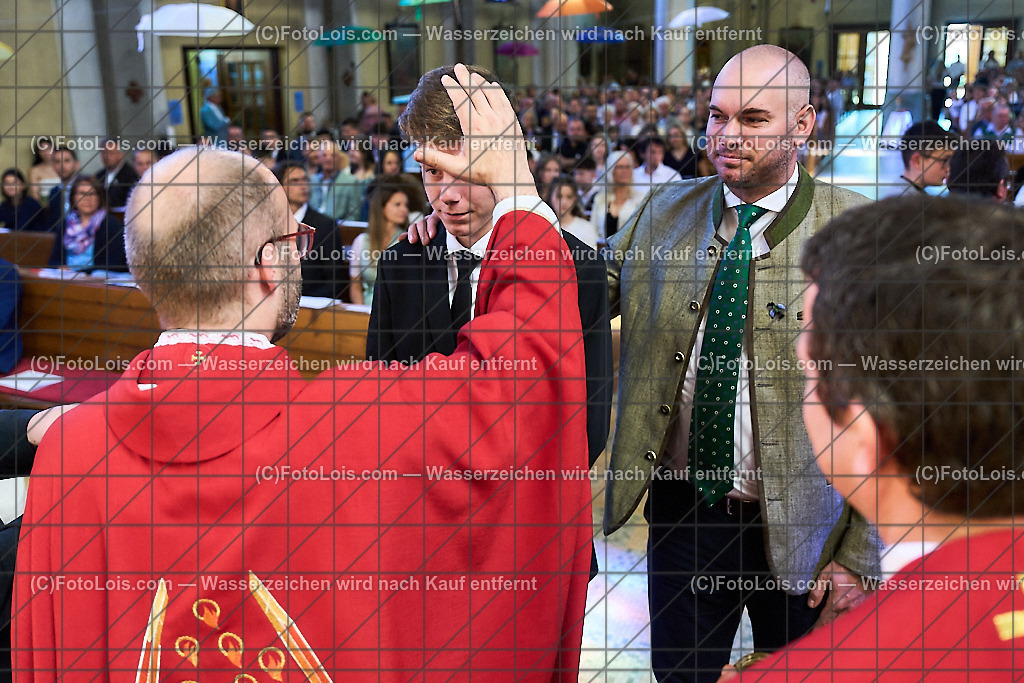 ALP0757_PfarrFirmung Wieselburg_Firmvorgang | (C)FotoLois.com, Alois Spandl, Firmung in der Pfarrkirche Wieselburg mit Generalvikar Dr. Christoph Weiss, Dechant Pfarrer Daniel Kostrzycki und Monignore Franz Dammerer, Sa 15. Juni 2024.