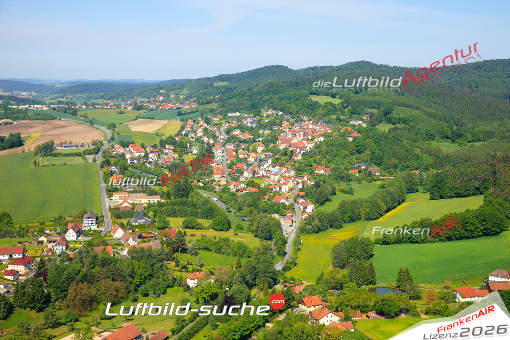 Die Luftaufnahme Theisenort - Küps wurde vom UL-Flugzeug (keine Drohne) aus fotografiert.Hohe Druck- Auflösung-die Geschenkidee!