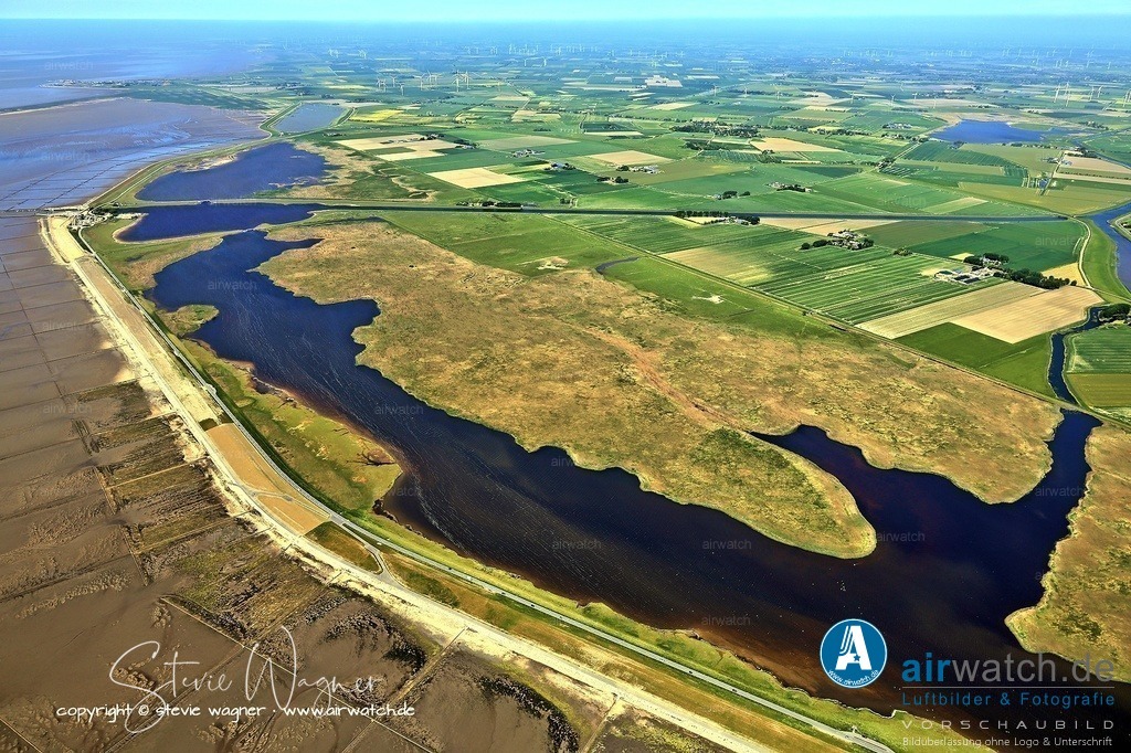 Nordfriesland Hafen Schluettsiel | Fährverbindungen: Schlüttsiel ist Ausgangspunkt regelmäßiger Schiffsverbindungen zu den Halligen Langeneß, Gröde und Hooge sowie im Sommerhalbjahr zur Insel Amrum.