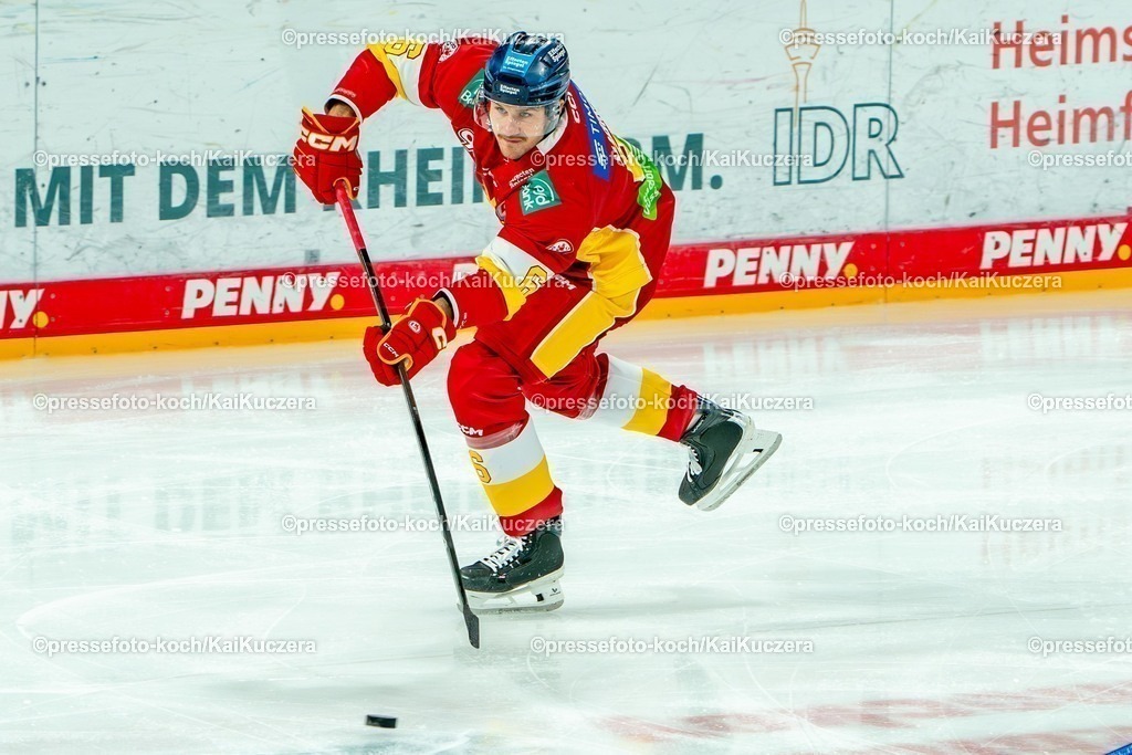 xKKUx26102501003 | 26.10.2025, xydrx, Eishockey, DEL2, Düsseldorfer EG - Blue Devils Weiden, PSD Bank Dome Düsseldorf:  Kevin Maginot (DEG #06) 