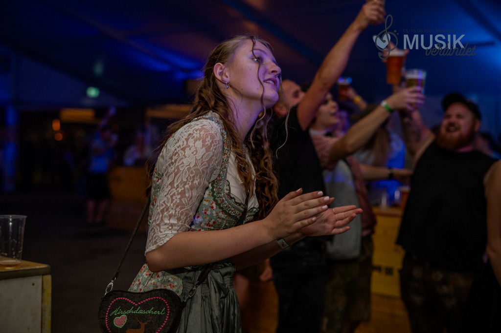 DSC_4023 | "Fussifoto.com – Ihr Ansprechpartner für hochwertige Fotografie! Entdecken Sie kreative Bilder und professionelle Dienstleistungen. Kontaktieren Sie uns für Ihre Projekte!"