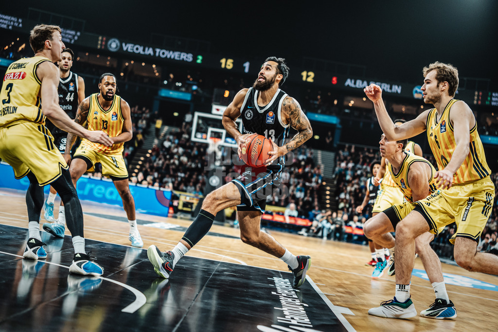 Basketball | Männer | Saison 2025/2026 | easyCredit Basketball Bundesliga | Veolia Towers Hamburg vs. ALBA BERLIN | 14.12.2025 | Martin Breunig (#13, Veolia Towers Hamburg)