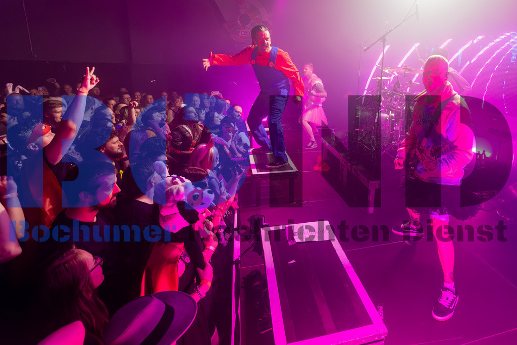 SES_SPCKOL20250501-13 | bond - Realisiert mit Pictrs.com