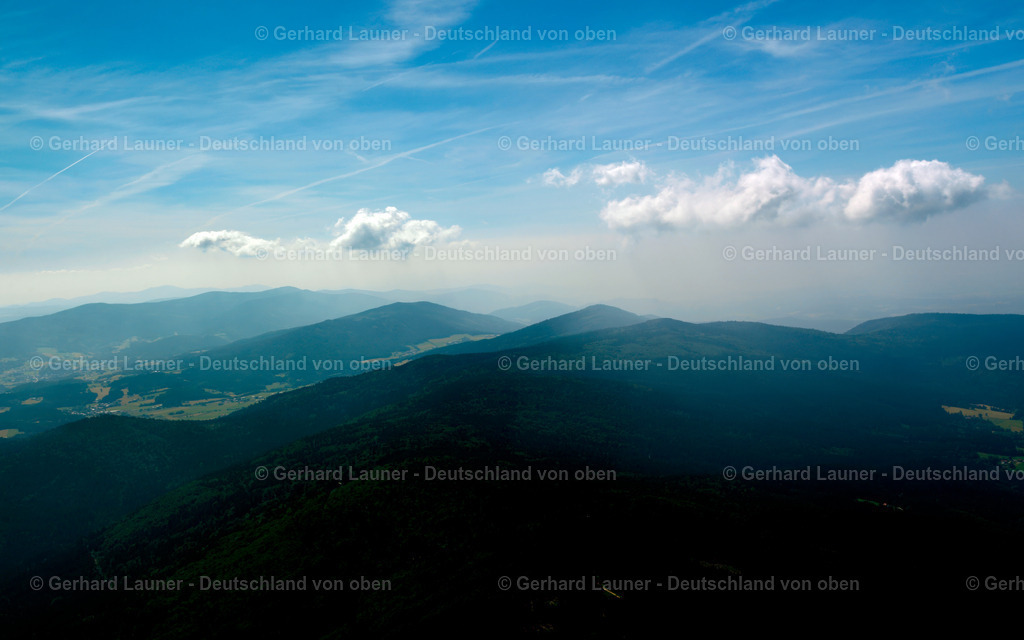 2519780 | Bayerischer Wald bei SANKT ENGLMAR 01.08.2005 Wetterlage mit Wolkenbildung in Sankt Englmar im Bundesland Bayern, Deutschland. // Weather conditions with cloud formation in Sankt Englmar in the state Bavaria, Germany. Foto: Gerhard Launer