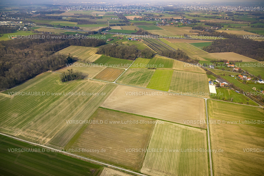 Hamm240306882 | Luftbild, Wiesenflächen in Süddinker mit Fersicht, geplante Windrad-Standorte Bereich zwischen Im Zengerott und Illinger Straße südlich der Bahnlinie, Stadtbezirk Rhynern, Hamm, Ruhrgebiet, Nordrhein-Westfalen, Deutschland