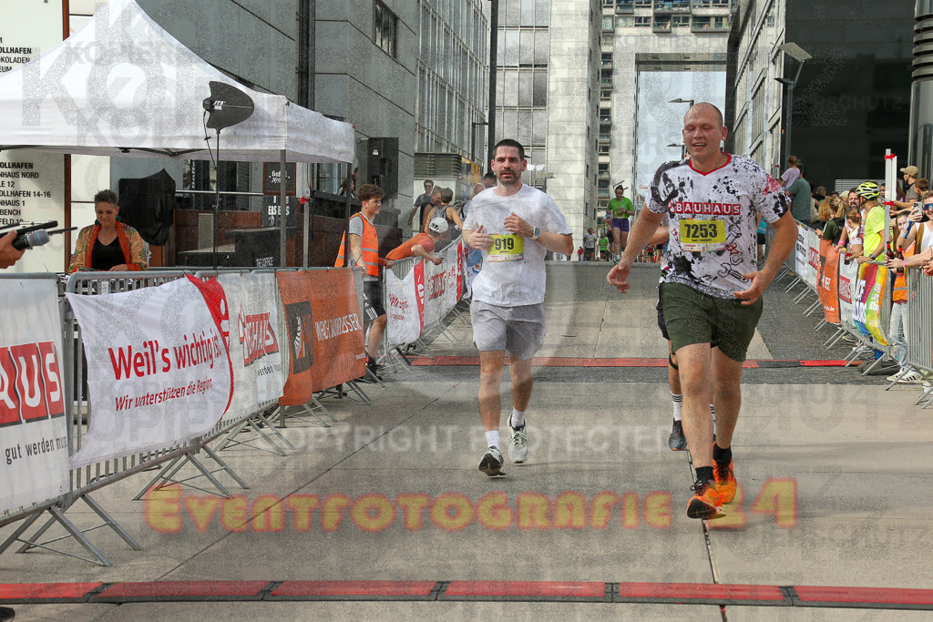 250920_1527_EX1_9545 | Sportfotografie im Rhein-Sieg Kreis, Köln, Bonn, NRW, Rheinland Pfalz, Hessen, etc. Unser Tätigkeitsfeld umfasst den Laufsport vom Volkslauf über den Marathon, Duathlon, Triathon bis zum Ultralauf wie Kölnpfad Ultra oder Schindertrail.