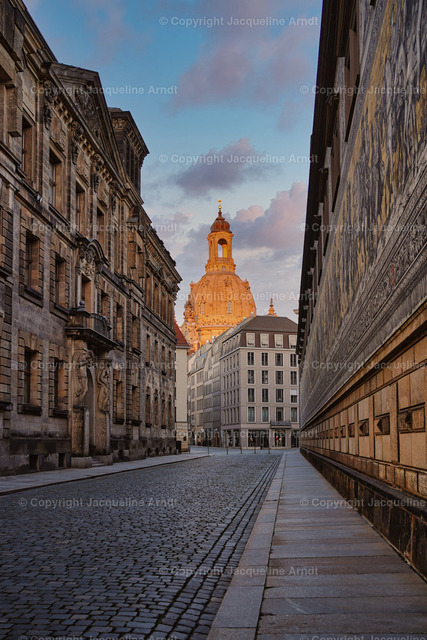 fuerstenzug_5 | Fotografie Photography Dresden Photoshooting  Fotoshooting Fotografin Dresdencity Bilder  Foto Dresdenvideos Kalender Postkarten Bilderdownload Portrait Hochzeitsfotografie Familienfotos Bewerbungsbilder Studiofotografie Fotograf Dresdenbilder Business - Realisiert mit Pictrs.com