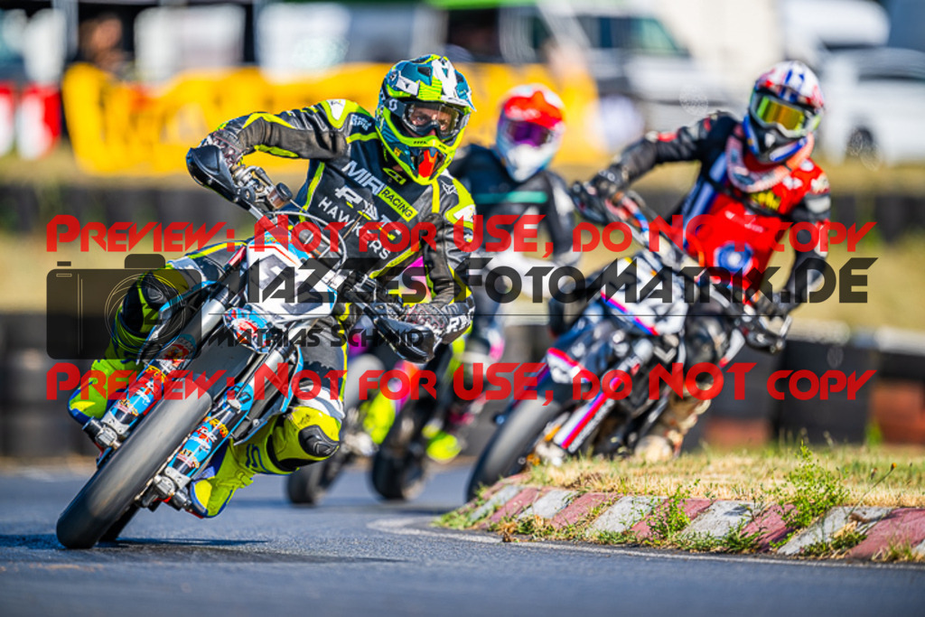 MaZZes_FotoMatrix_220529_5136 | Fotograf Mathias Schmid
Sportfotograf,
Eventfotograf,
Hochzeitsfotograf,
Portraitfotograf