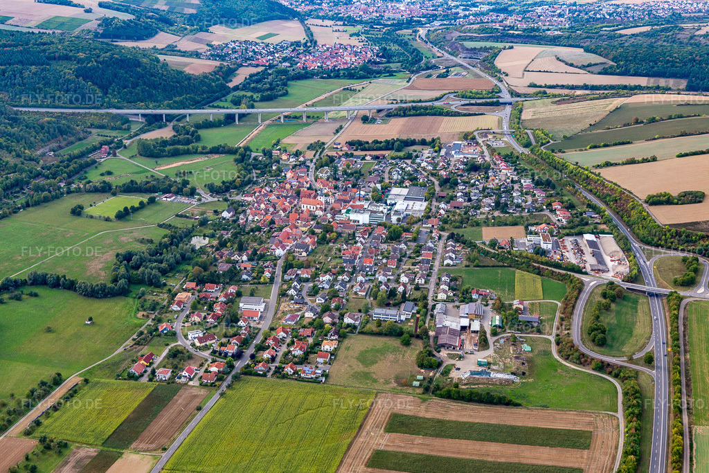 Luftbild: Ortsansicht von Süden im Ortsteil Distelhausen in Tauberbischofsheim im Bundesland Baden-Württemberg in Deutschland. Foto: IMG_111388.jpg vom 09.09.2018 durch Werner Riehm/FLY-FOTO.de