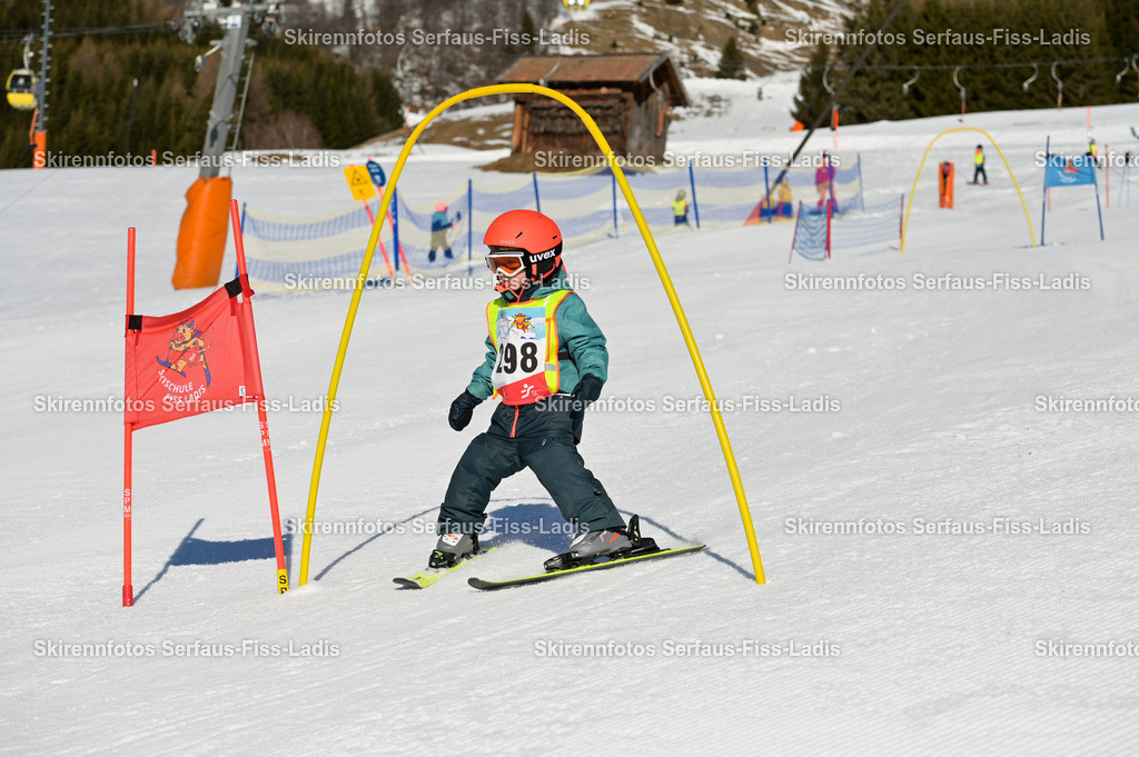 SRF_27.02.2026_035 | Skirennfotos,Serfaus,Fiss,Ladis,Kinderskirennen,Winter,Tirol,Oberland,skirace,SFL,feelfree,weil wir's genießen,ski,Ski,skifahren,Sonnenplateau, - Realisiert mit Pictrs.com