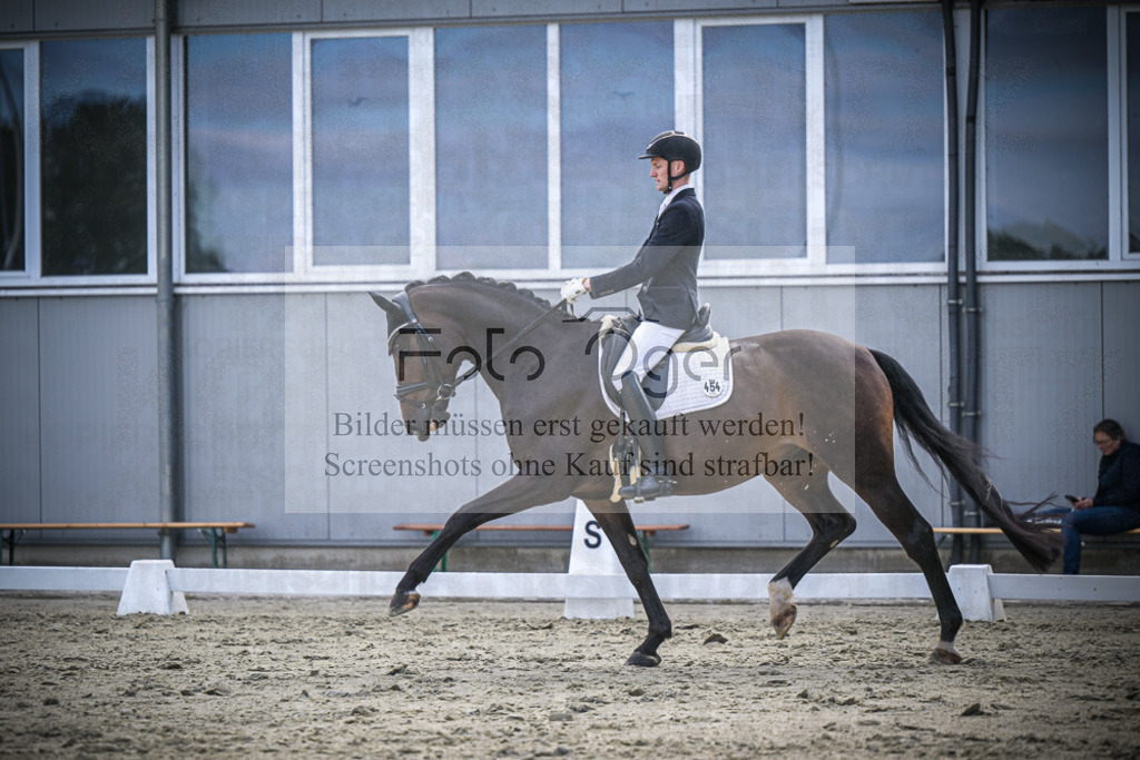 DOS_1306 | Entdecke hochwertige Reitturnierfotos von Foto Oger. Professionell, emotional und authentisch – jetzt Lieblingsmomente im Shop bestellen.Deutschlandweite Turnierfotografie. - Realisiert mit Pictrs.com