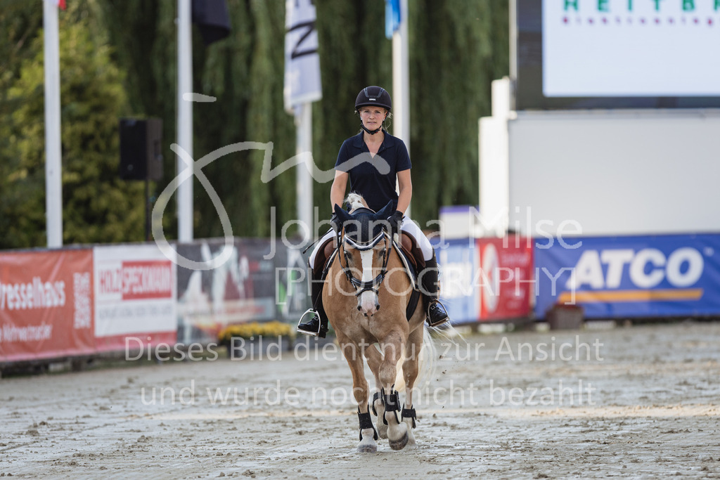 230728_BHO_Showprogramm-552 | Deine schönsten Turniermomente als professionelle Fotos! Entdecke hochwertige Pferdesport-Fotografie im Online-Shop. Jetzt Fotos finden & bestellen!